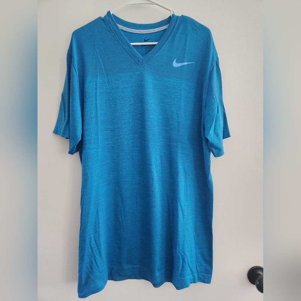 Nike Pro Training Dri-Fit Blue Short Sleeve V-Neck T-Shirt Men's size XL